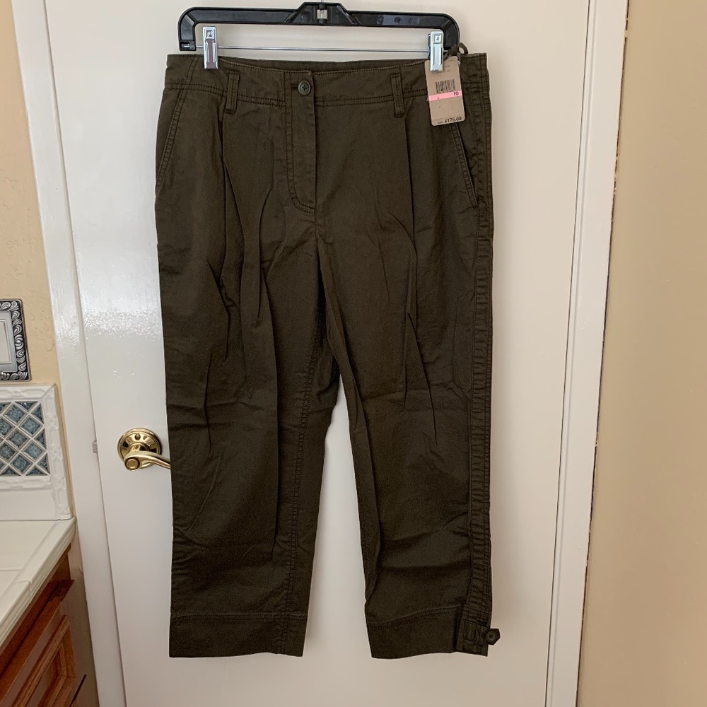 Capri pants